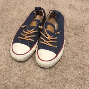 Womens size 6 converse slip on sneakers